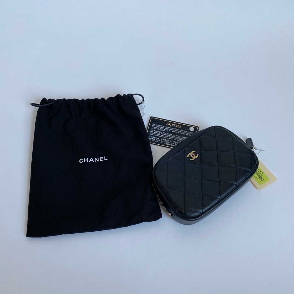 CHANEL O Case Quilted Small Pouch Lambskin - Picture 2 of 8